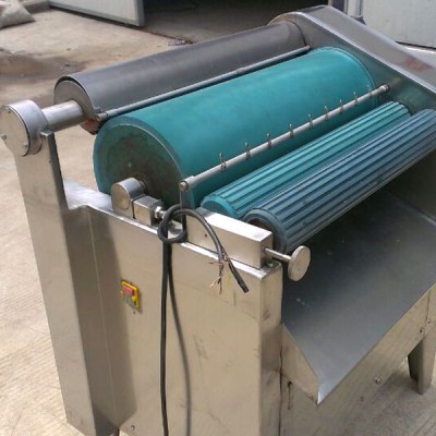 Sausage use chittering washing machine /Intestine cleaning machine for hog casing